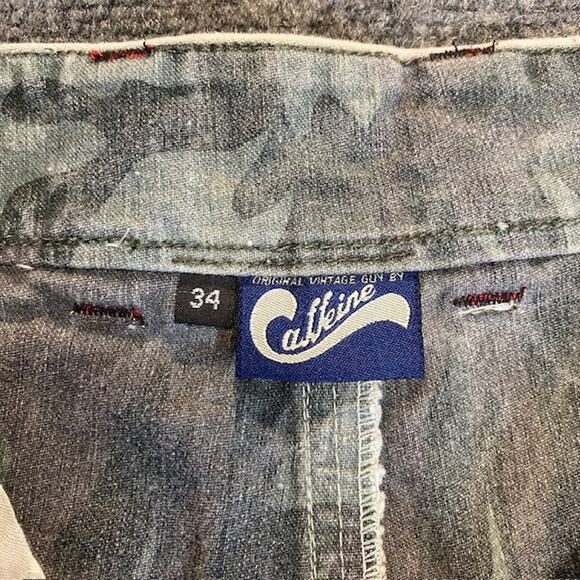 Vintage Caffeine Brand Elephant Geometric Red White Print Shorts Mens 34 Waist - Picture 4 of 8